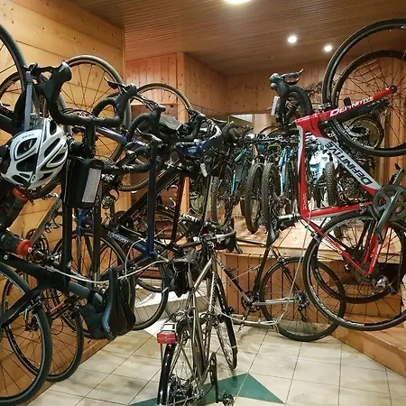 Les Airelles Szálloda 2*